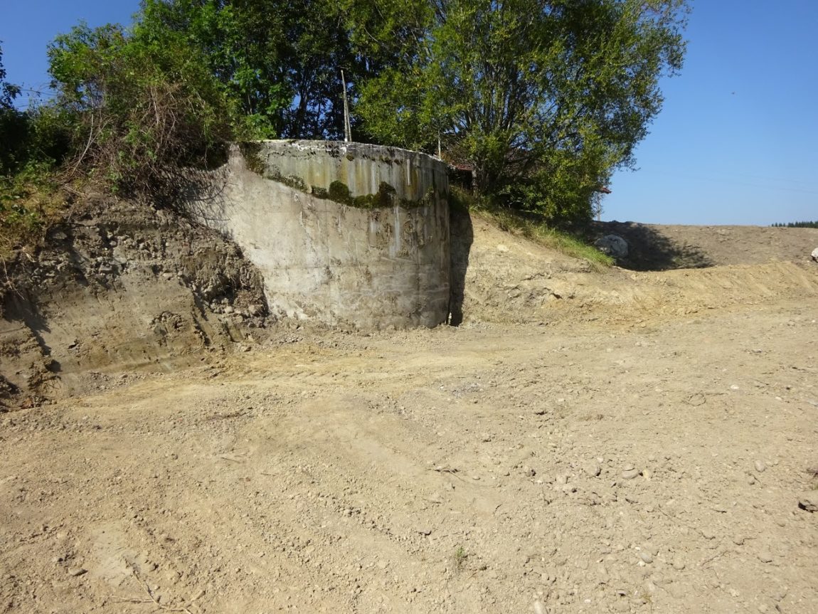 wall3.jpg